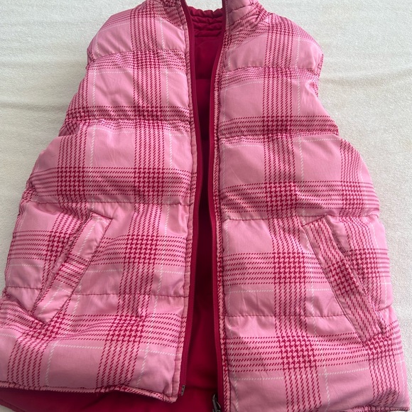 Girls reversible vest size 10-12 - Picture 2 of 3